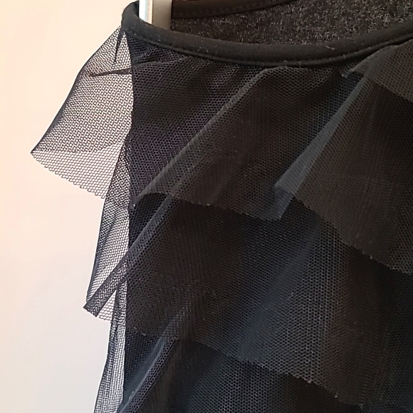 Massimo Fancy Black Ruffle Tank Top, Sz M - Picture 3 of 4